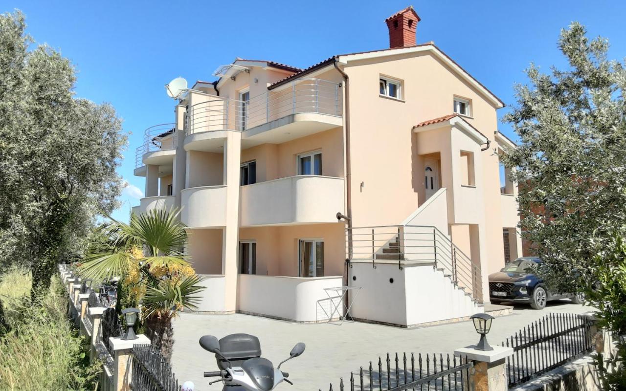 Appartments D&D Peroj Exterior foto