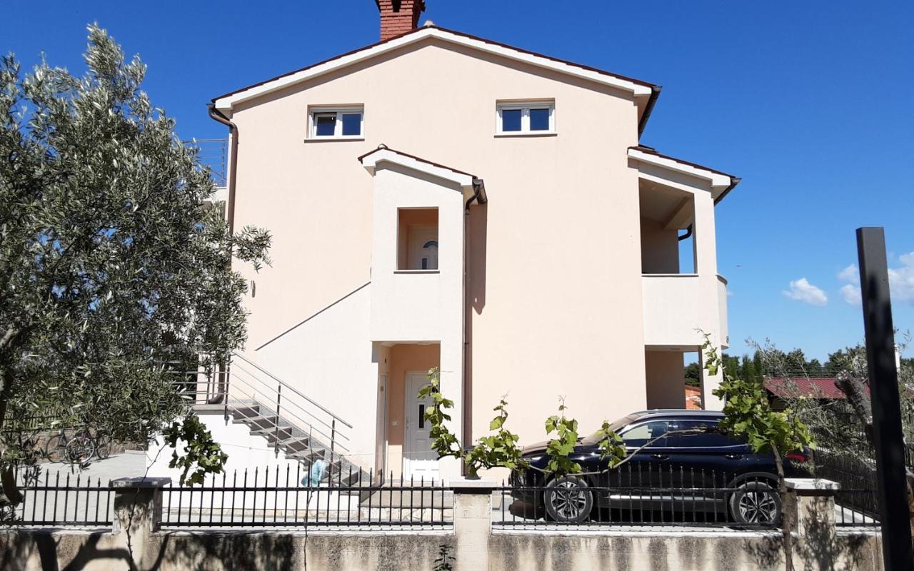 Appartments D&D Peroj Exterior foto