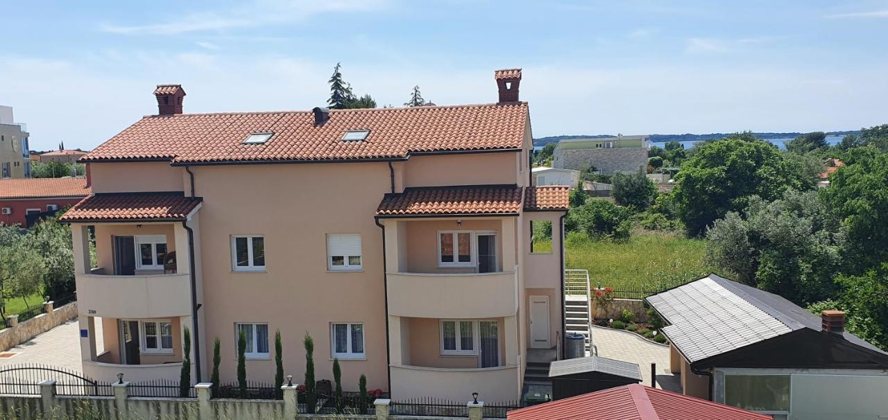 Appartments D&D Peroj Exterior foto
